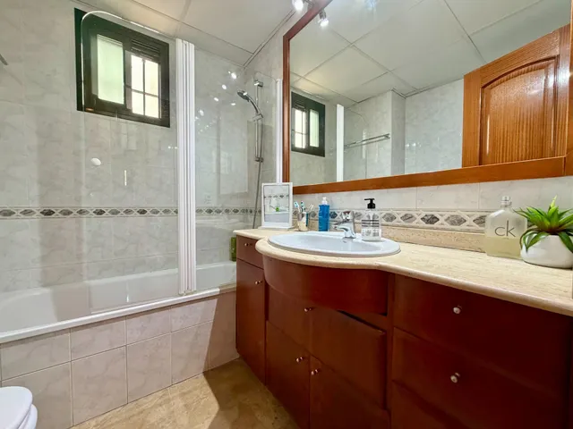 Bajo de 3 dormitorios con terraza de 25 m2, patio, garaje, trastero y piscina en maría la judía — 12