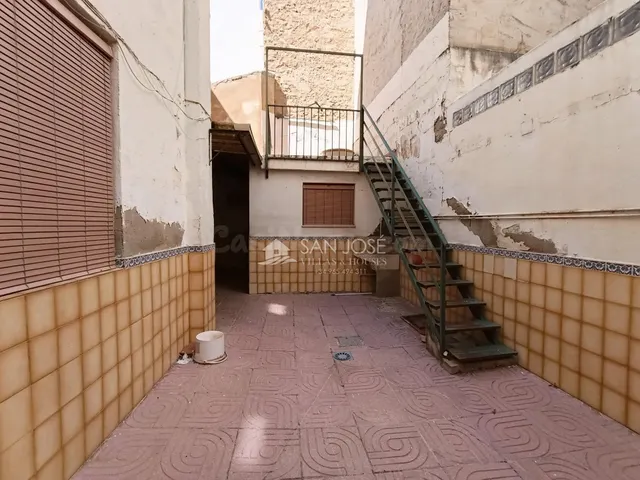 SE VENDE LOCAL COMERCIAL (FUE VIVIENDA) EN NOVELDA - foto 3