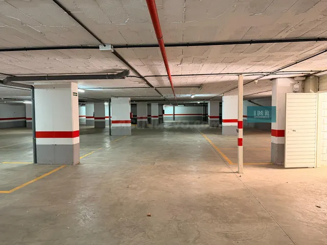 Se vende planta completa de garaje en Sevilla Este – Edifici