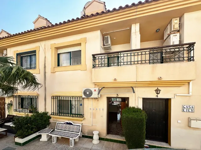 Casa 3 habitaciones 101m² en venta - Lomas de Cabo Roig