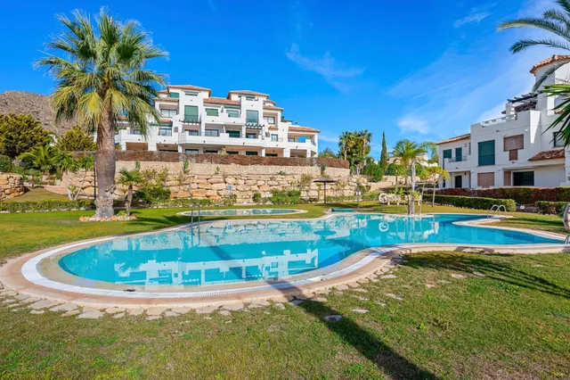Apartamento 1 habitación 87m² en venta - Sierra cortina — 32