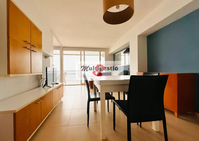 PALAMÓS: PISO A 1a LÍNEA DE MAR CON TERRAZA DE 25 M2 — 10