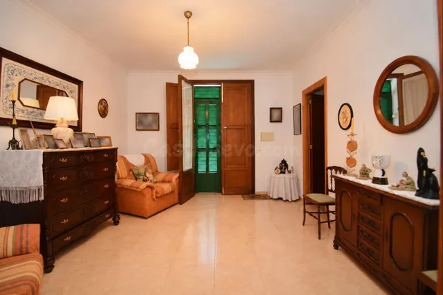 Casa de pueblo con patio en Muro - foto 3