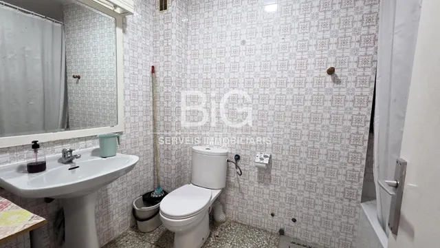 Piso en venta con inquilino en Rocafonda — 16