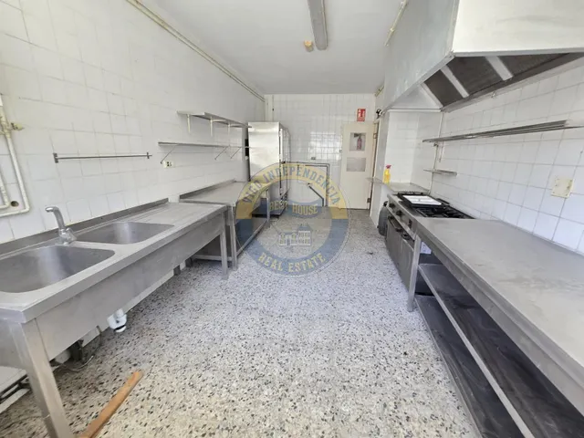 Cafetería con excelente ubicación — 22