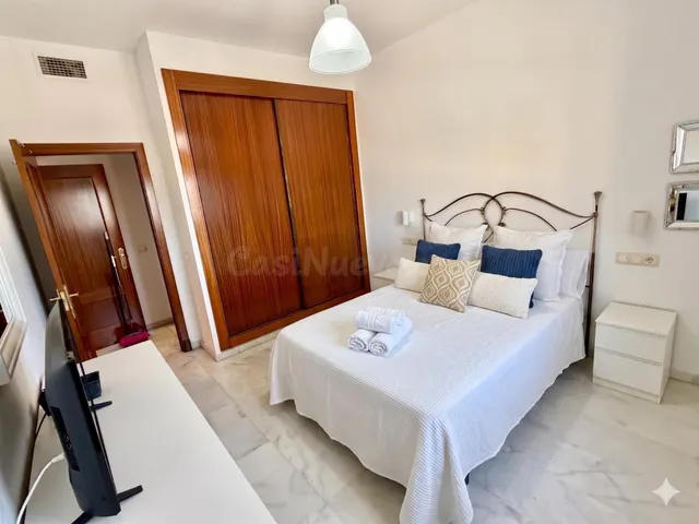 Apartamento turístico con licencia y en explotación a la ven - foto 4