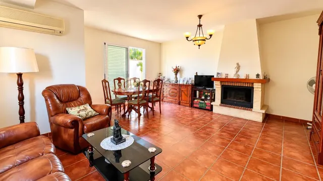 Exclusivo chalet pareado de esquina en la urbanización mira la costa – sierra helada, Benidorm — 9