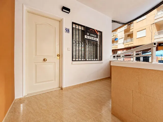 PLANTA BAJA CON ENTRADA INDEPENDIENTE, 2 DORMITORIOS, 2 BAÑOS, TERRAZA Y PISCINA EN EL CENTRO DE TORREVIEJA — 15