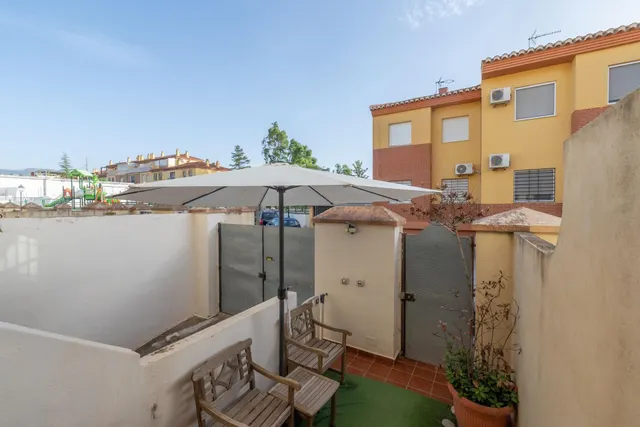 ¡MAGNIFICA CASA UNIFAMILIAR ADOSADA EN LOMALINDA, OGIJARES! — 48