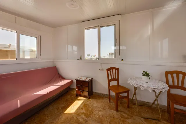 Bungalow planta alta reformado, en residencial con piscina comunitaria — 20