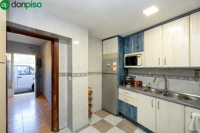 Casa con estupenda ubicación en Armilla. avenida de los ogíjares — 14