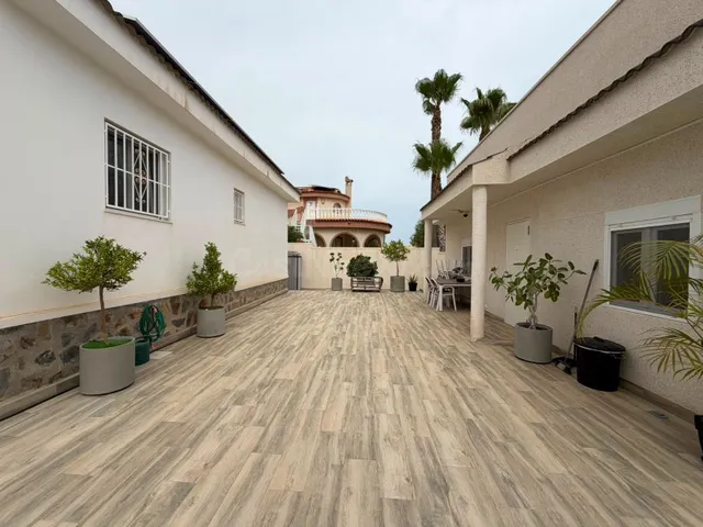 Exclusiva villa independiente con casa de invitados en Ciuda - foto 5