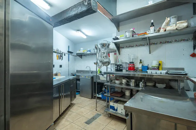 TRASPASO RESTAURANTE EN CORAZON ALBAICIN — 22