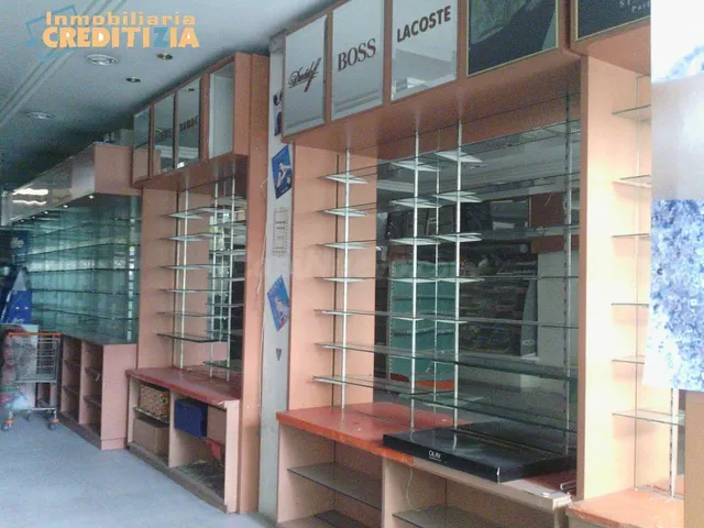 LOCAL COMERCIAL DE 108M - foto 2