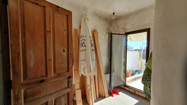Casa de pueblo tradicional de 250 m2 en Canet centro: 3 alturas diáfanas para proyecto de rehabilitación a medida — 28
