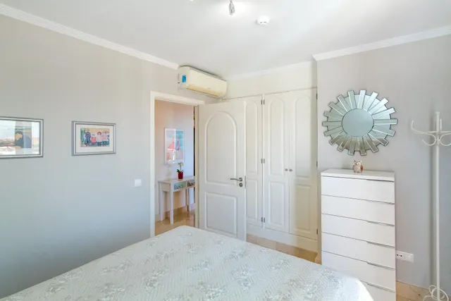 Atractivo apartamento de 2 dormitorios con amplia terraza en monte carrera. impresionantes vistas al mar. trastero y plaza de garaje. piscina comunitaria climatizada. — 20