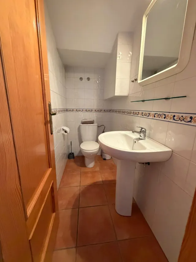 Adosado de esquina con jardín, dos terraza, dos plazas de garaje a 700 m de la playa — 24