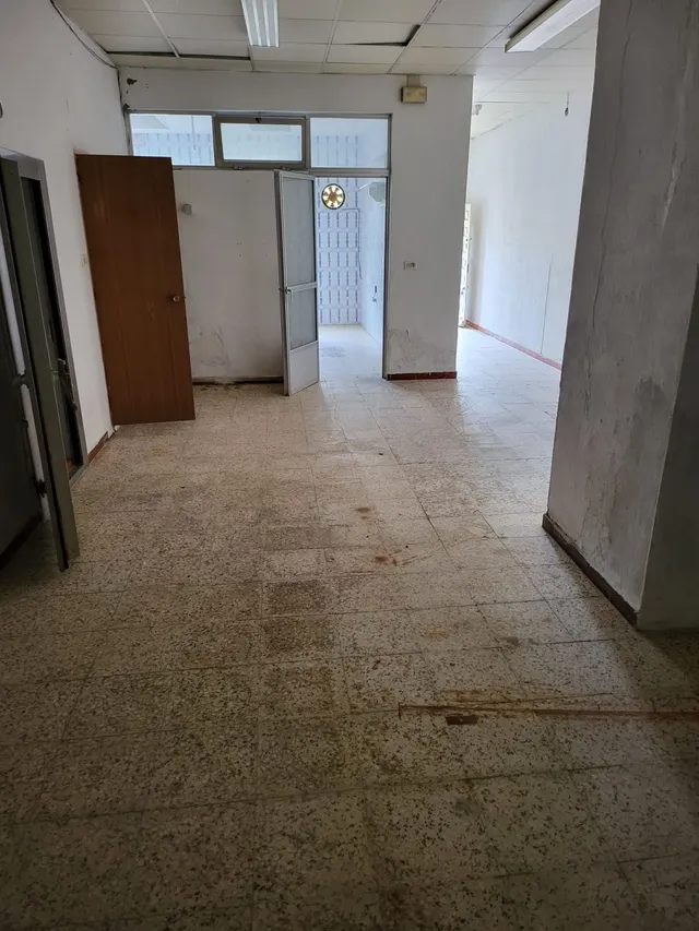 se vende local en nuevas colinas — 21