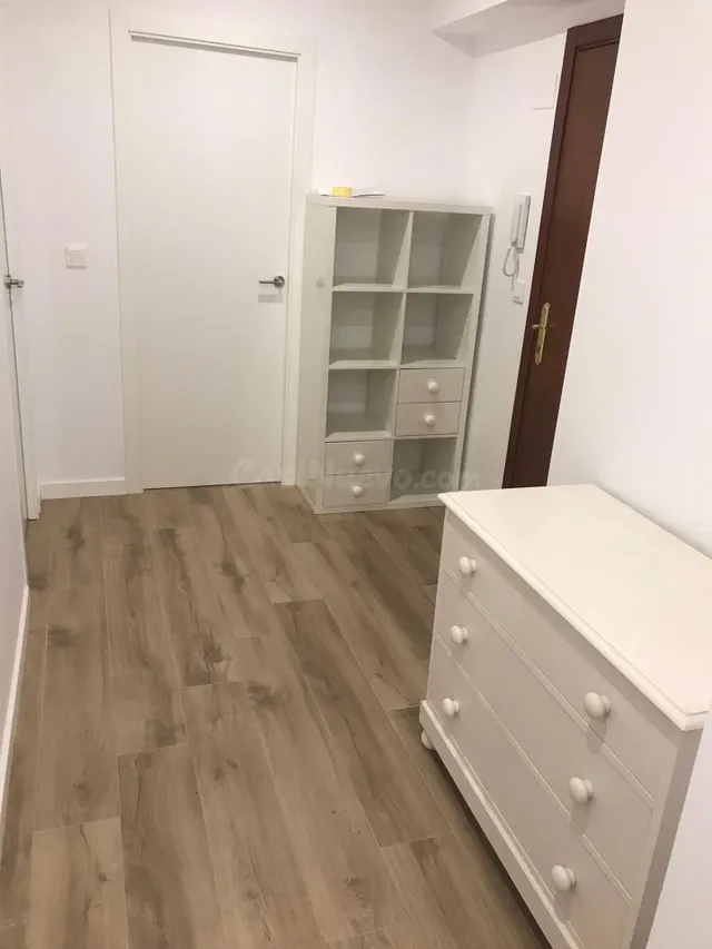 SE ALQUILA COQUETA VIVIENDA REFORMADA CON MUEBLES DE DISEÑO Y PLAZA DE GARAJE     ( DIPONIBLE EN NOVIEMBRE) — 5