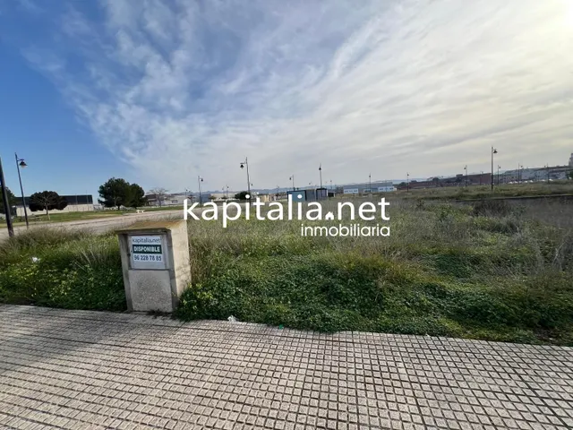 SOLAR URBANO RESIDENCIAL A LA VENTA EN LA POBLA LLARGA — 8
