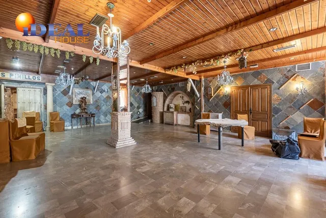 EN VENTA HOTEL Y RESTAURANTE LOS PINILLOS — 12