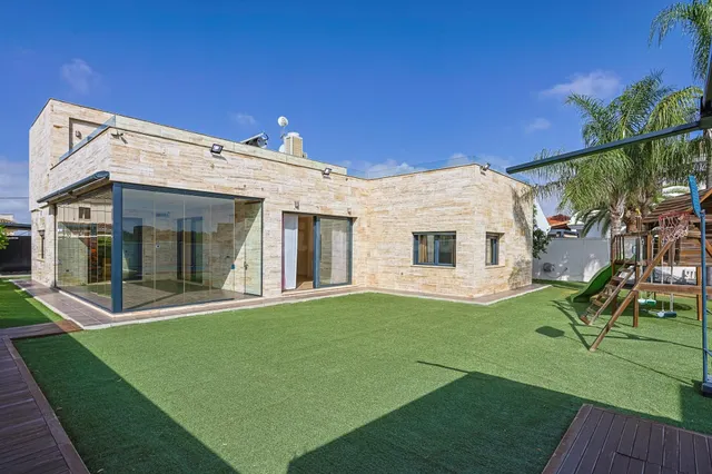 Chalet lujo en Urbanización Pino Grande