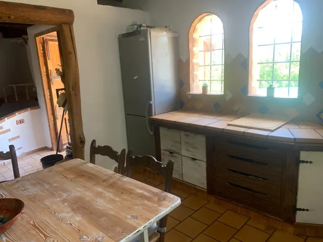 Se alquila chalet en coin buena zona — 8