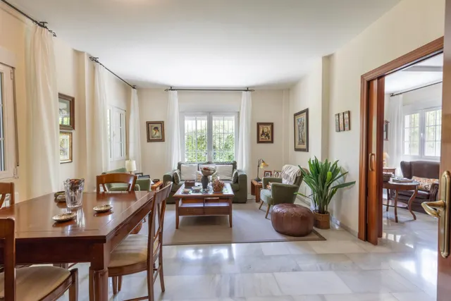 Chalet pareado con piscina, jardín y bonitas vistas a Granada en La Zubia — 9