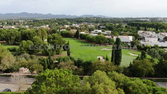 Promoción de obra nueva de dos viviendas unifamiliares en Torre en Conill con vistas al golf — 8