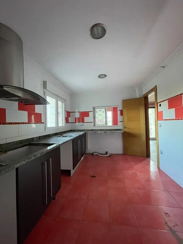 CHALET UNIFAMILIAR EN ESCOBEDO DE CAMARGO EN PARCELA DE 1400 METROS. — 28