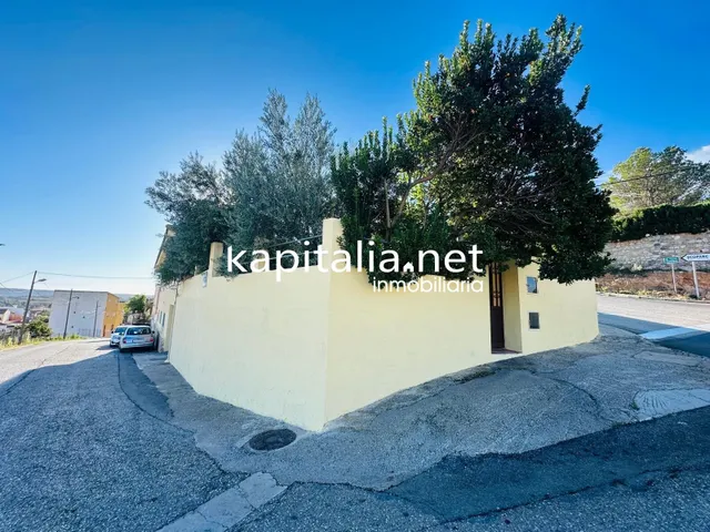 Amplia casa a la venta en Font de la Figuera (Valencia) — 7