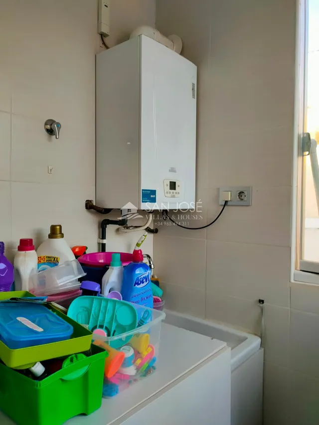 INMOBILIARIA SAN JOSEVENDE EDIFICIO CON DOS PISOS Y GARAJE EN MUY BUEN ESTADO EN EL CENTRO DE ASPE — 49