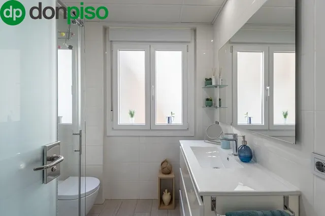 PISO COMPLETAMENTE REFORMADO EN CALLE RECOGIDAS — 28