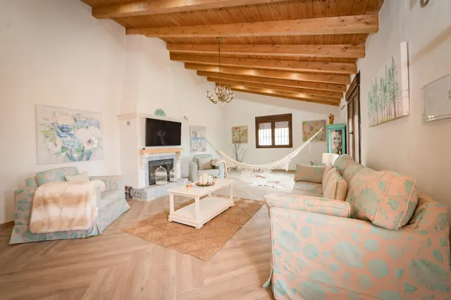 Casa de Campo Reformada en Villanueva de la Concepción: Paz, Elegancia y Vistas Únicas — 38