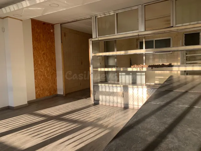 LOCAL COMERCIAL EN ALQUILER - foto 2