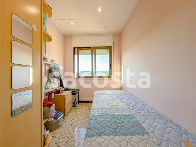 Piso con vistas al mar y a la montaña en Els Pavos, Blanes — 27