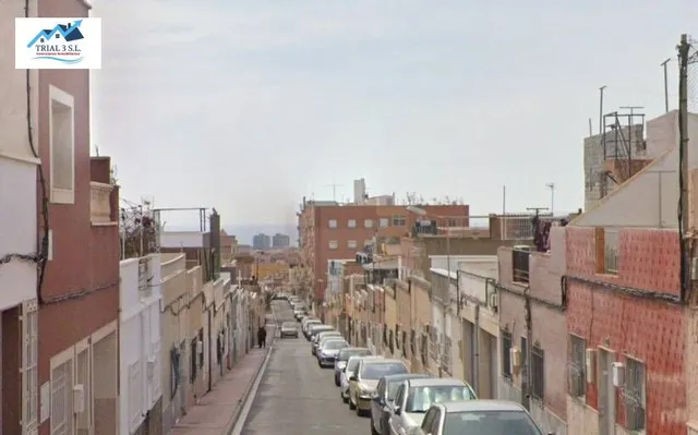 Venta de Casa Adosada en Almería — 2