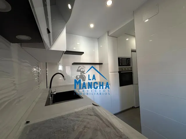 *720€ al mes* inmobiliaria la mancha alquila piso en zona centro de salud canal maria cristina de Albacete — 18