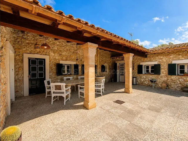 Finca rústica con pozo propio, anexos independientes y vista - foto 4