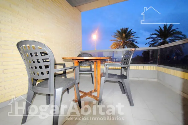EN PRIMERA LÍNEA DE PLAYA CON TERRAZA, GARAJE Y ASCENSOR — 13