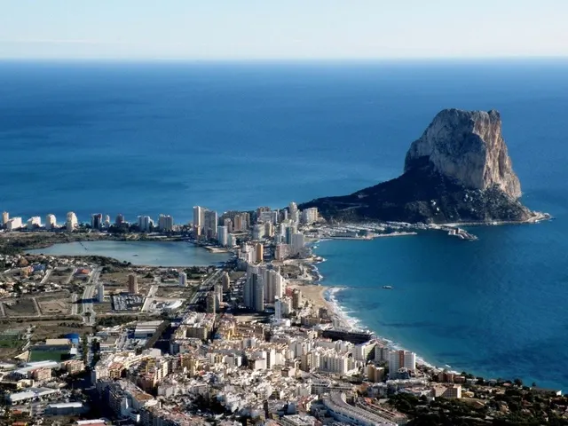 VILLA DE OBRA NUEVA EN CALPE — 10