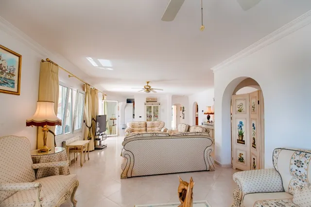 MAJESTUOSA VILLA CON VISTAS AL MAR, CERCA DE LA PLAYA DE LA FUSTERA, BENISSA — 10