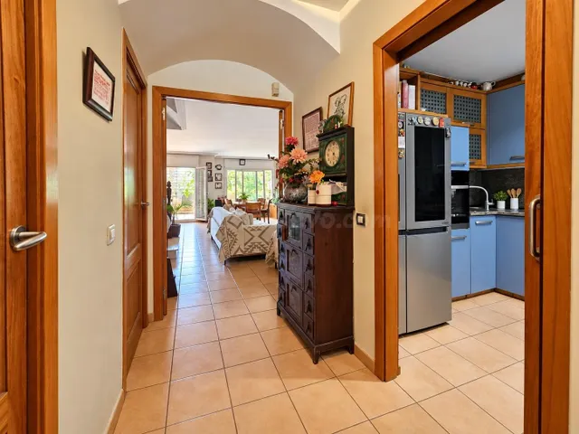 Casa con jardín y piscina en Premià de Dalt - foto 3