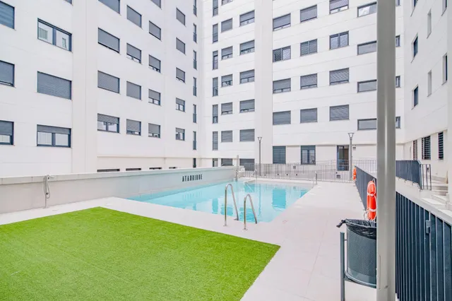 OPORTUNIDAD EN VENTA DE PISO VPO DE 3 DORMITORIOS EN BARRIO ALBAYDA CON PLAZA DE GARAGE Y TRASTERO — 41