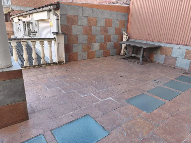 Casa zona La Parada con muchas posibilidades — 29