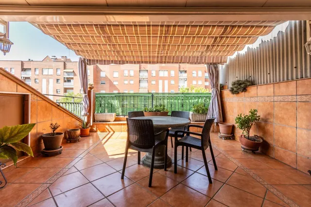 CASA ADOSADA UNIFAMILIAR EN SABADELL NORD - foto 5