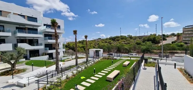 Moderno apartamento de 2023 con plaza de garaje en Villamartín, Orihuela Costa — 18