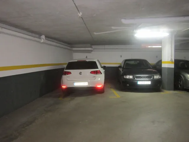 APARTAMENTO, 80 M2, SALÓN, COCINA, 2 HAB., 2 BAÑOS, TRASTERO, 2 P.GARAJE. MUCHAS MEJORAS. EXTERIOR. — 25