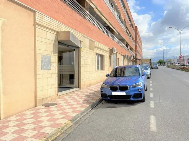 Exclusivo local de oficinas listo para entrar en Albolote — 16