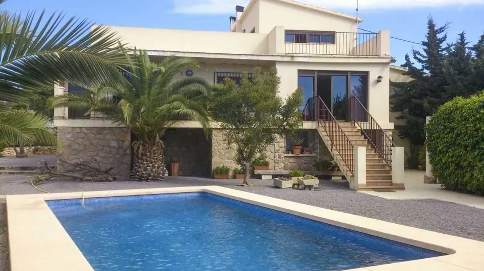 Villa 4 habitaciones 180m² en venta - Pueblo Poniente